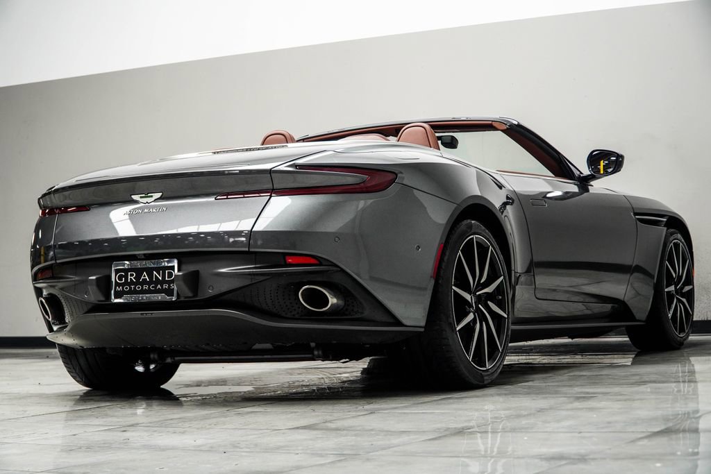 Used 2019 Aston Martin DB11 Volante RWD image 16