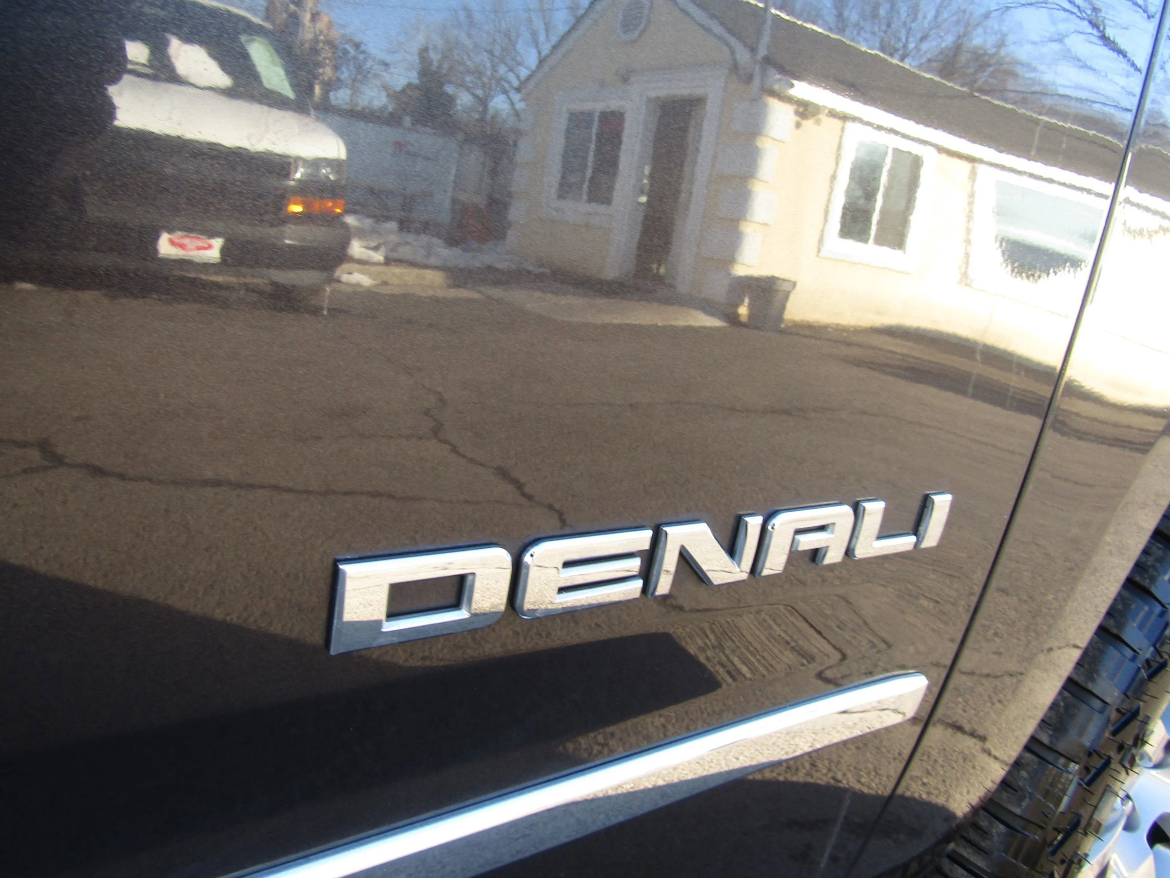 Used 2015 GMC Yukon XL Denali w/ Open Road Package image 9