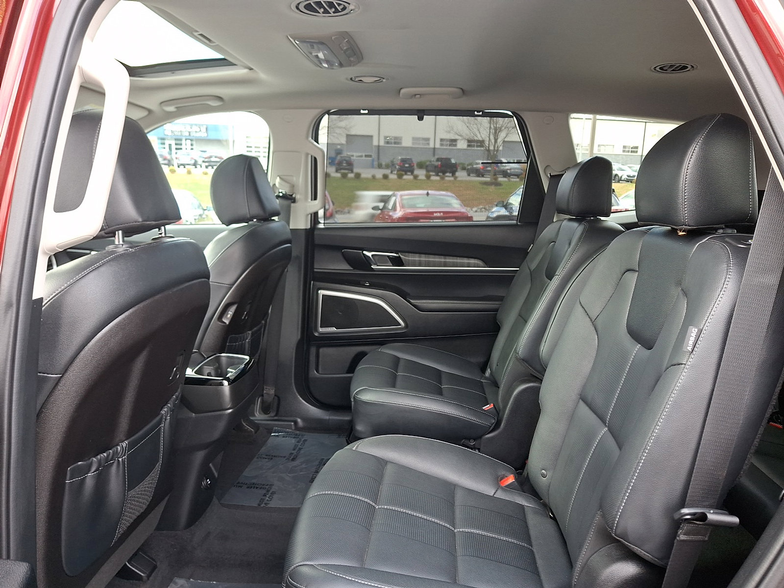 Used 2023 Kia Telluride EX w/ EX Captain's Chair Package image 10