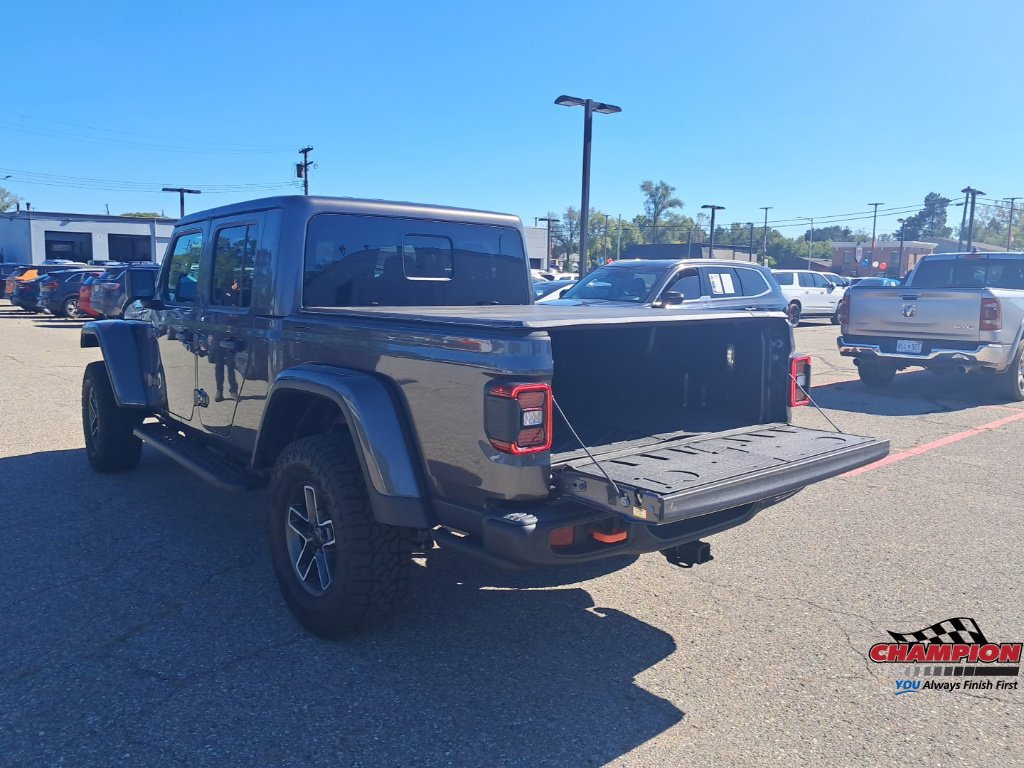 Used 2025 Jeep Gladiator Mojave AWD/4WD image 14