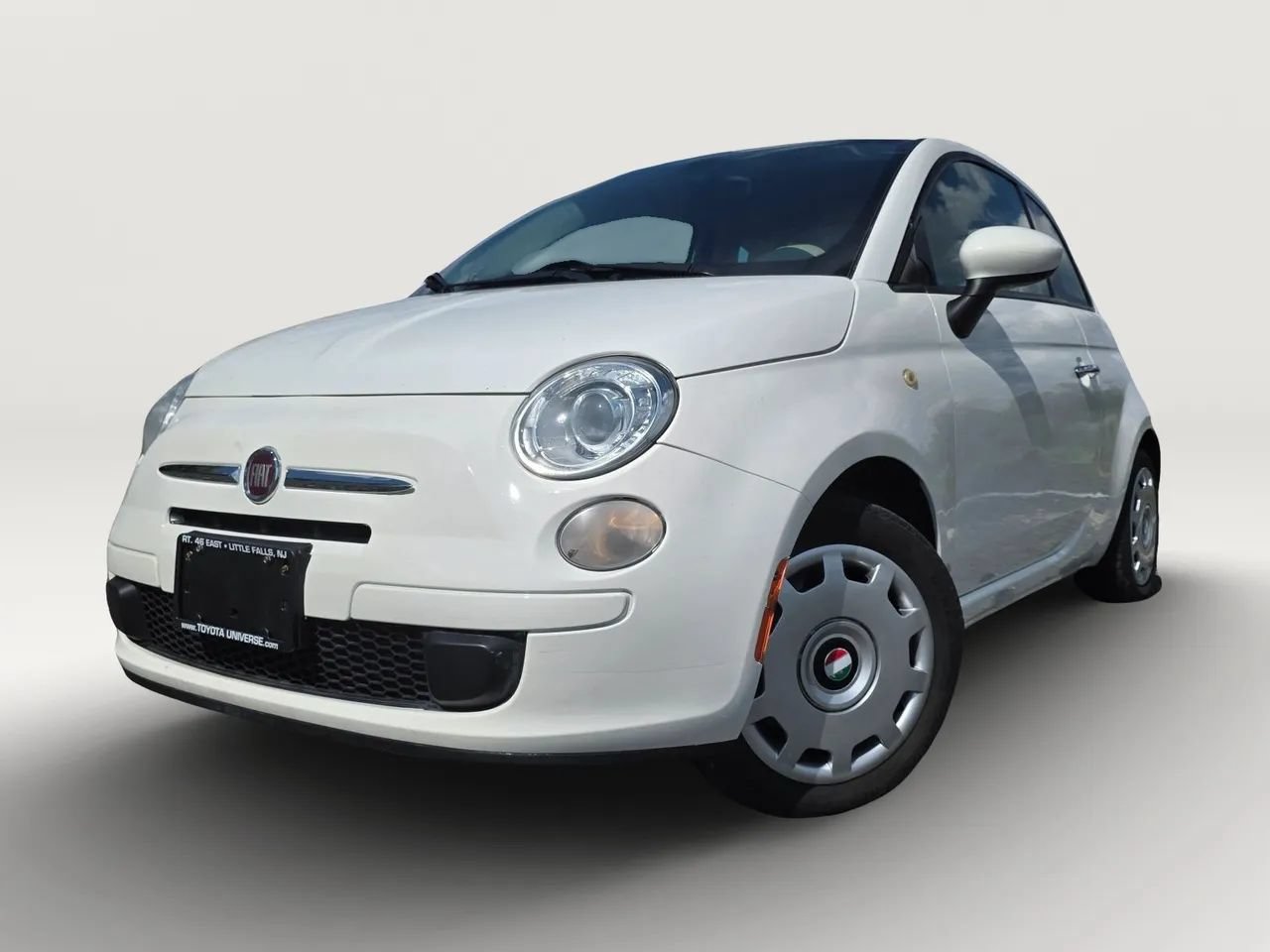 Used 2016 FIAT 500 Pop FWD image 1