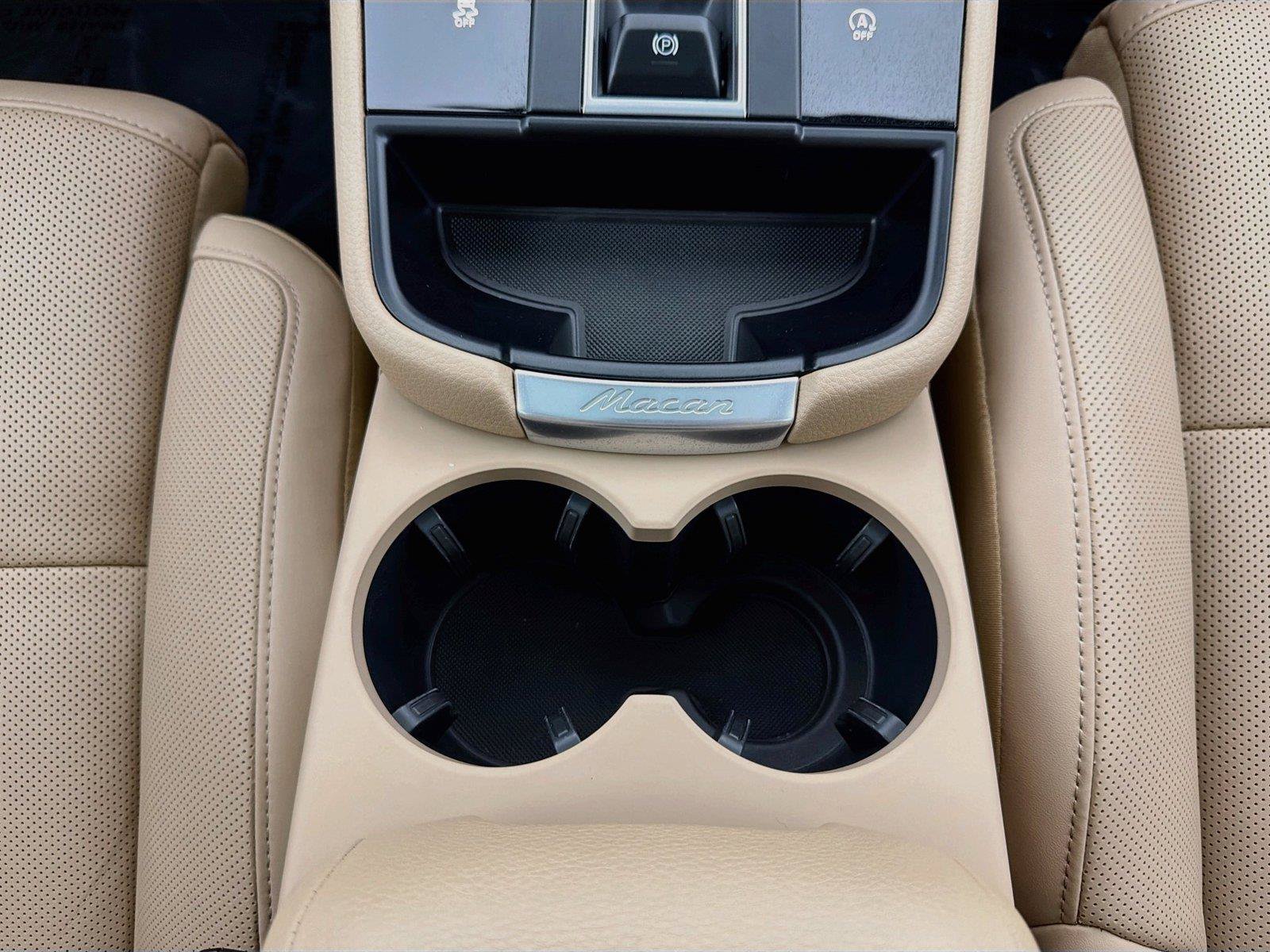 Certified 2026 Porsche Macan Turbo AWD/4WD image 22