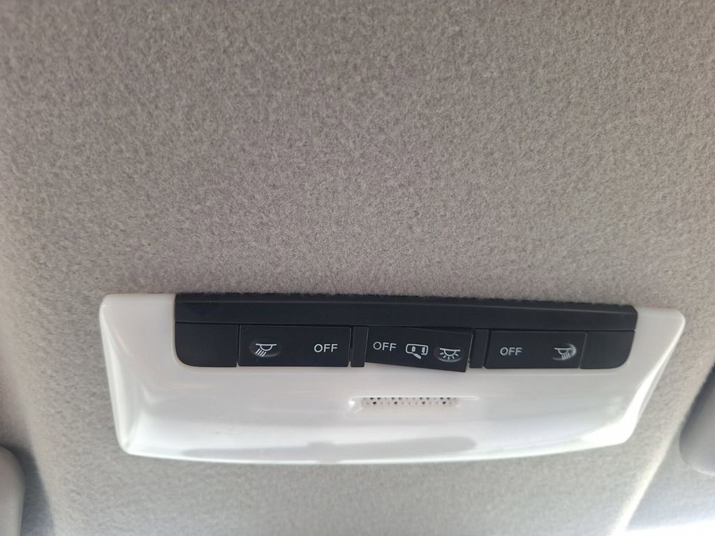 Used 2024 Nissan Kicks S image 19