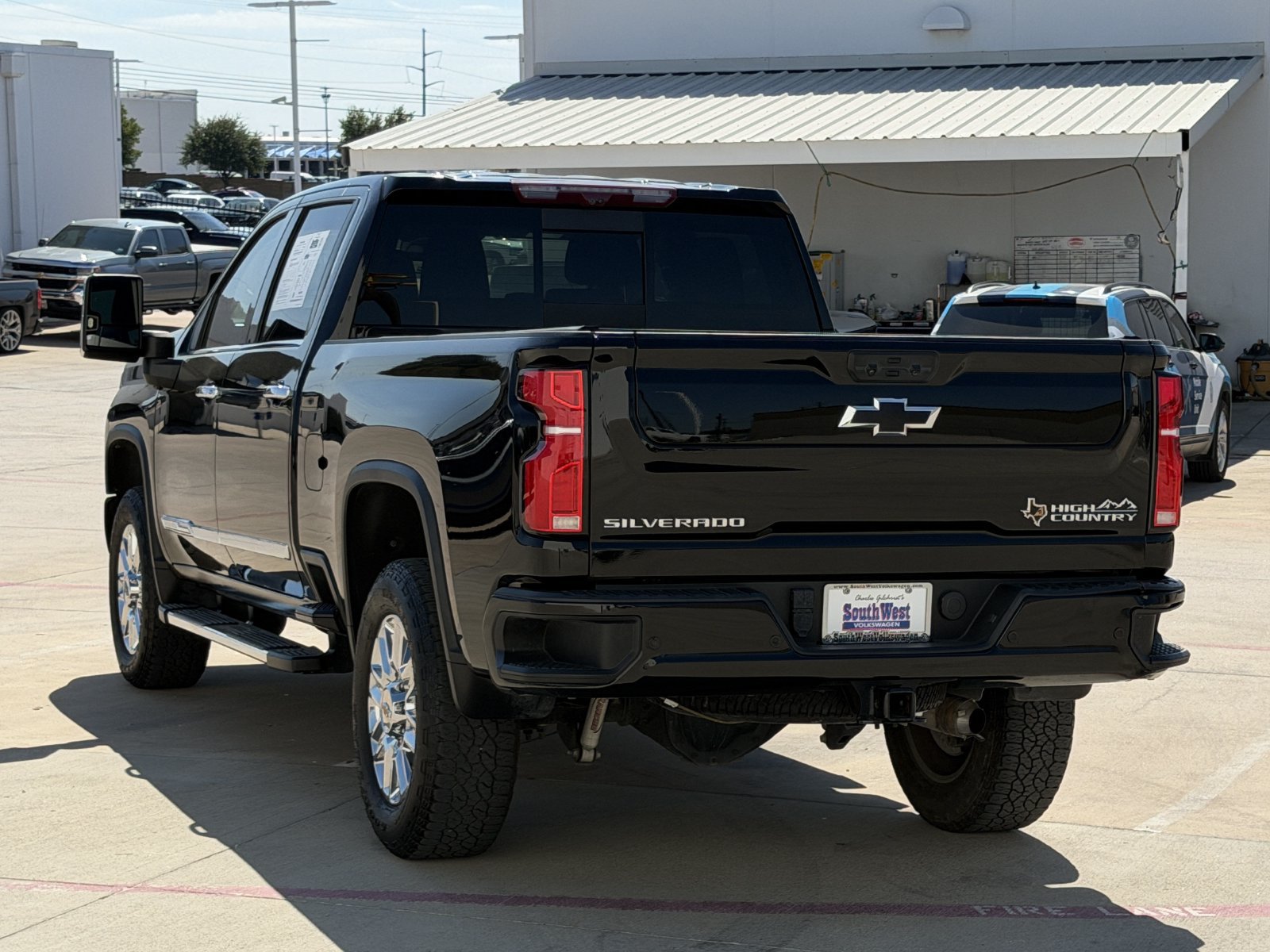 Used 2024 Chevrolet Silverado 2500 High Country w/ High Country Premium Package AWD/4WD image 6
