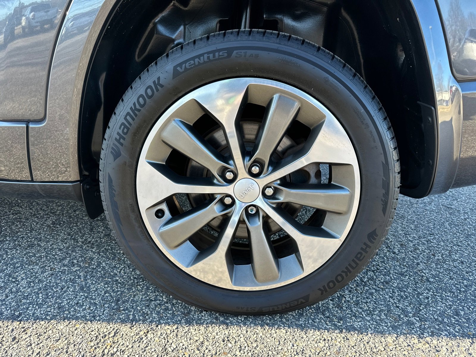 Used 2019 Jeep Cherokee Overland w/ Technology Group image 20