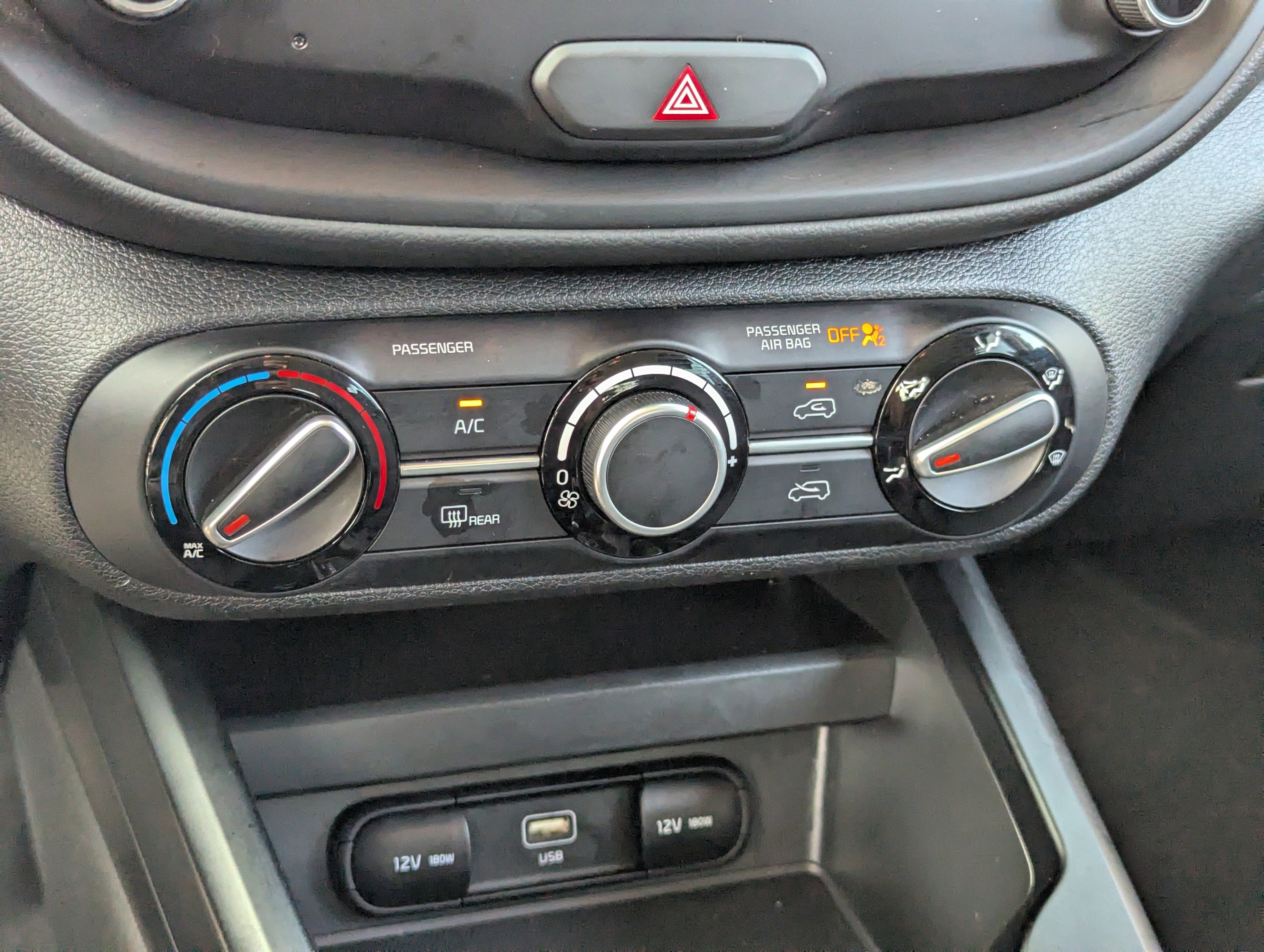 Certified 2025 Kia Soul LX image 26