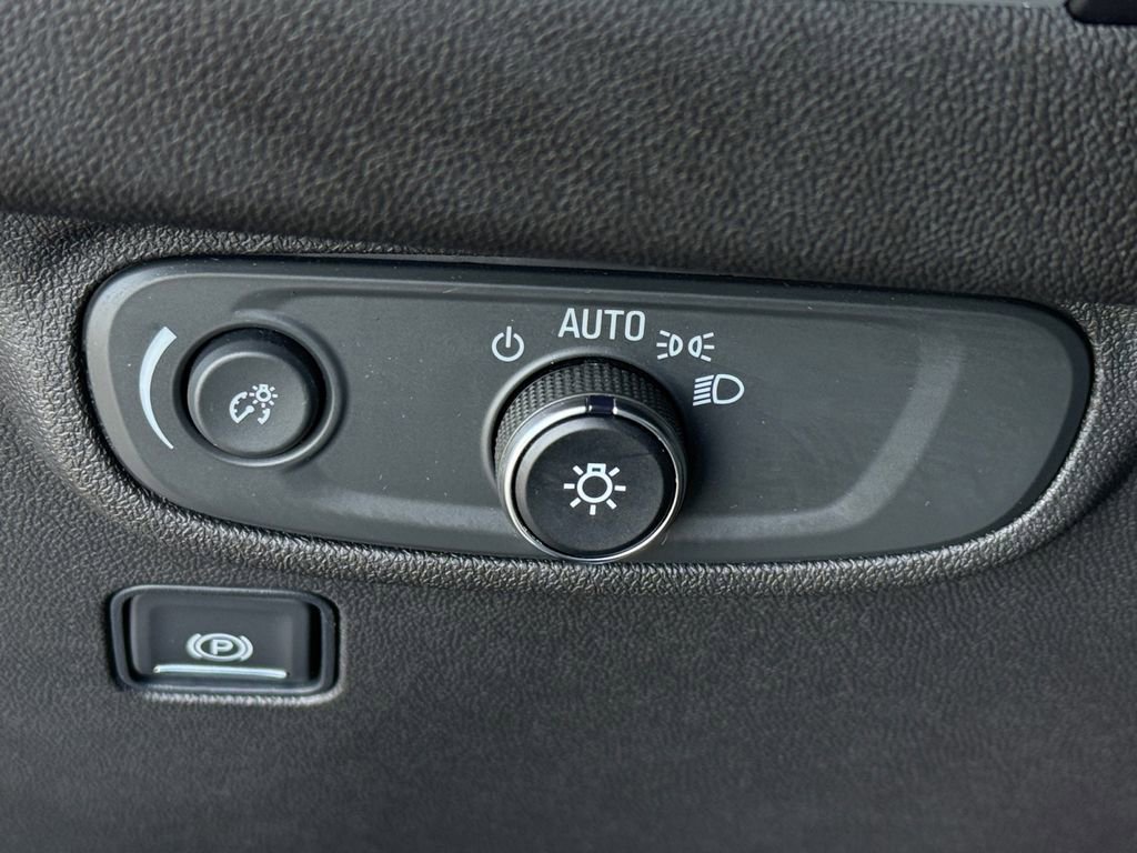 Used 2023 GMC Terrain SLE w/ Driver Convenience Package AWD/4WD image 23