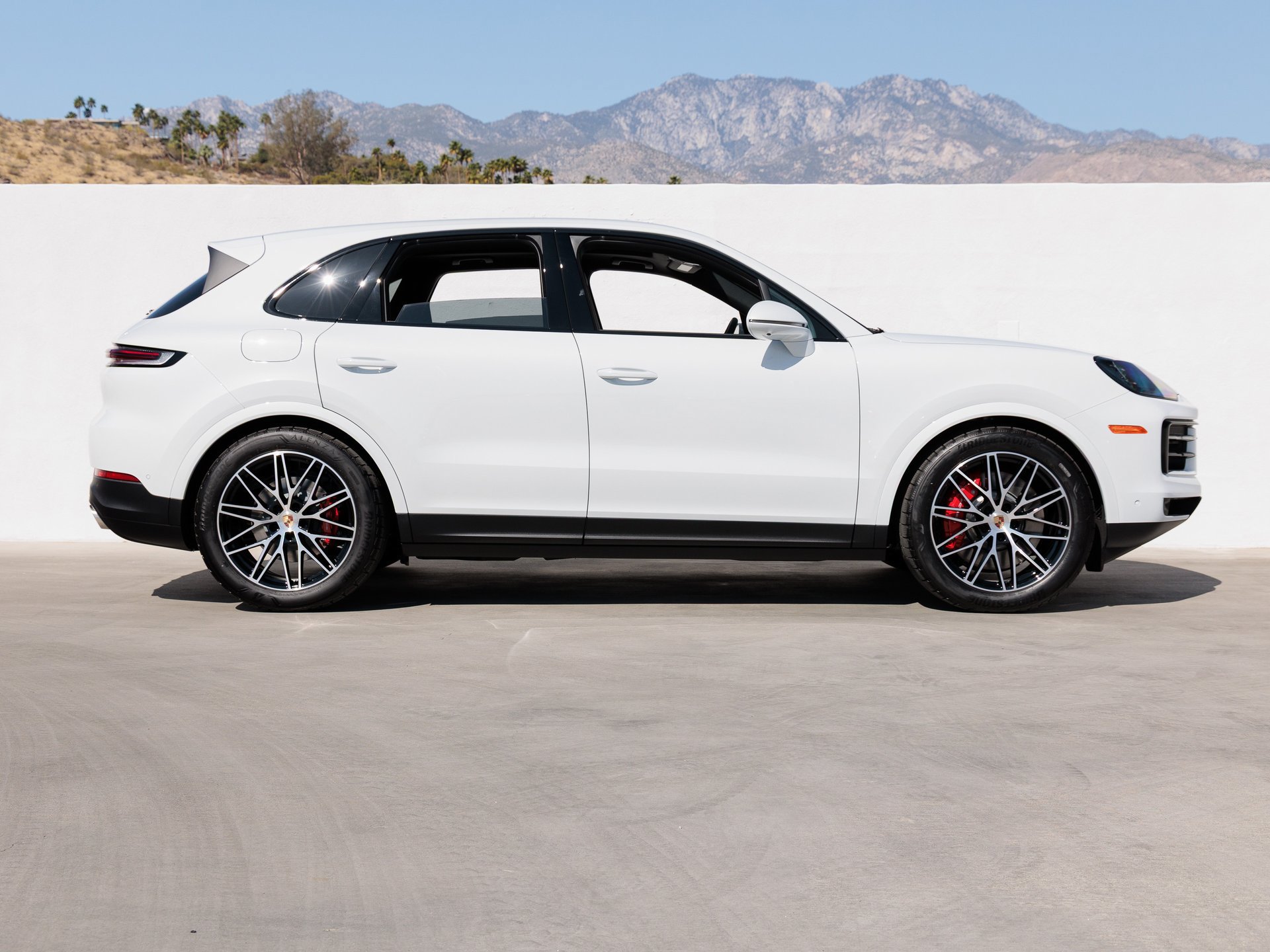 New 2025 Porsche Cayenne S AWD/4WD image 8