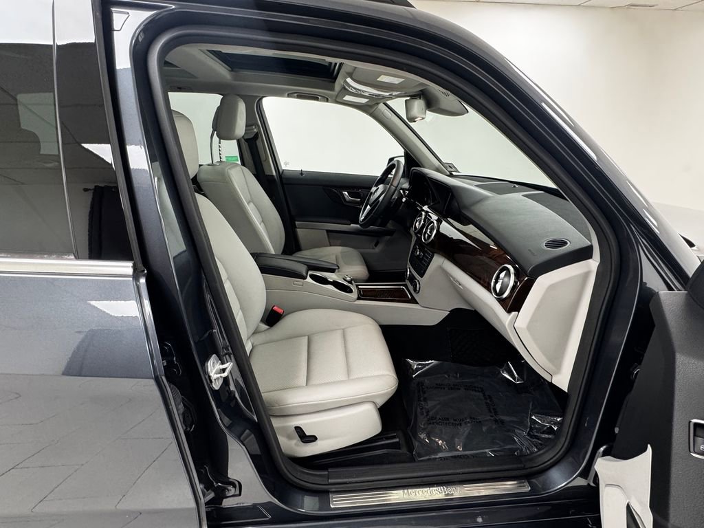 Used 2015 Mercedes-Benz GLK 350 4MATIC image 14