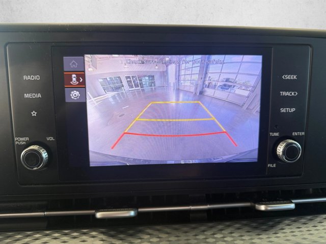 Used 2024 Kia Carnival LX FWD image 12