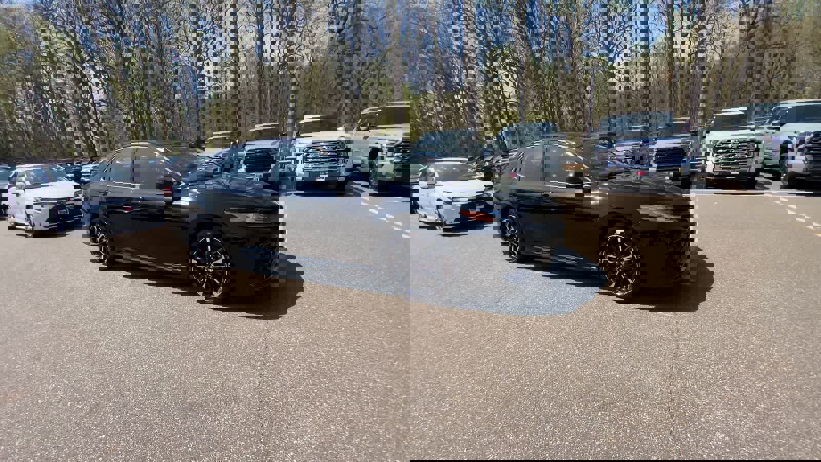 Used 2019 Toyota Camry XSE image 2