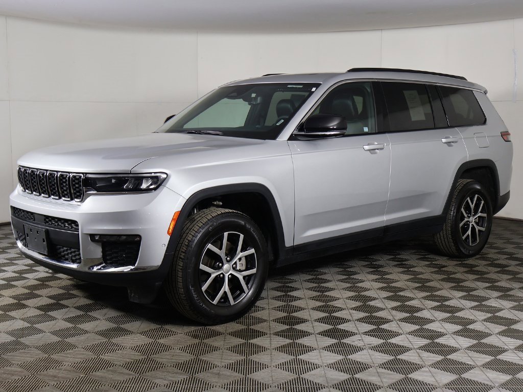 Used 2024 Jeep Grand Cherokee L Limited w/ Luxury Tech Group II image 12