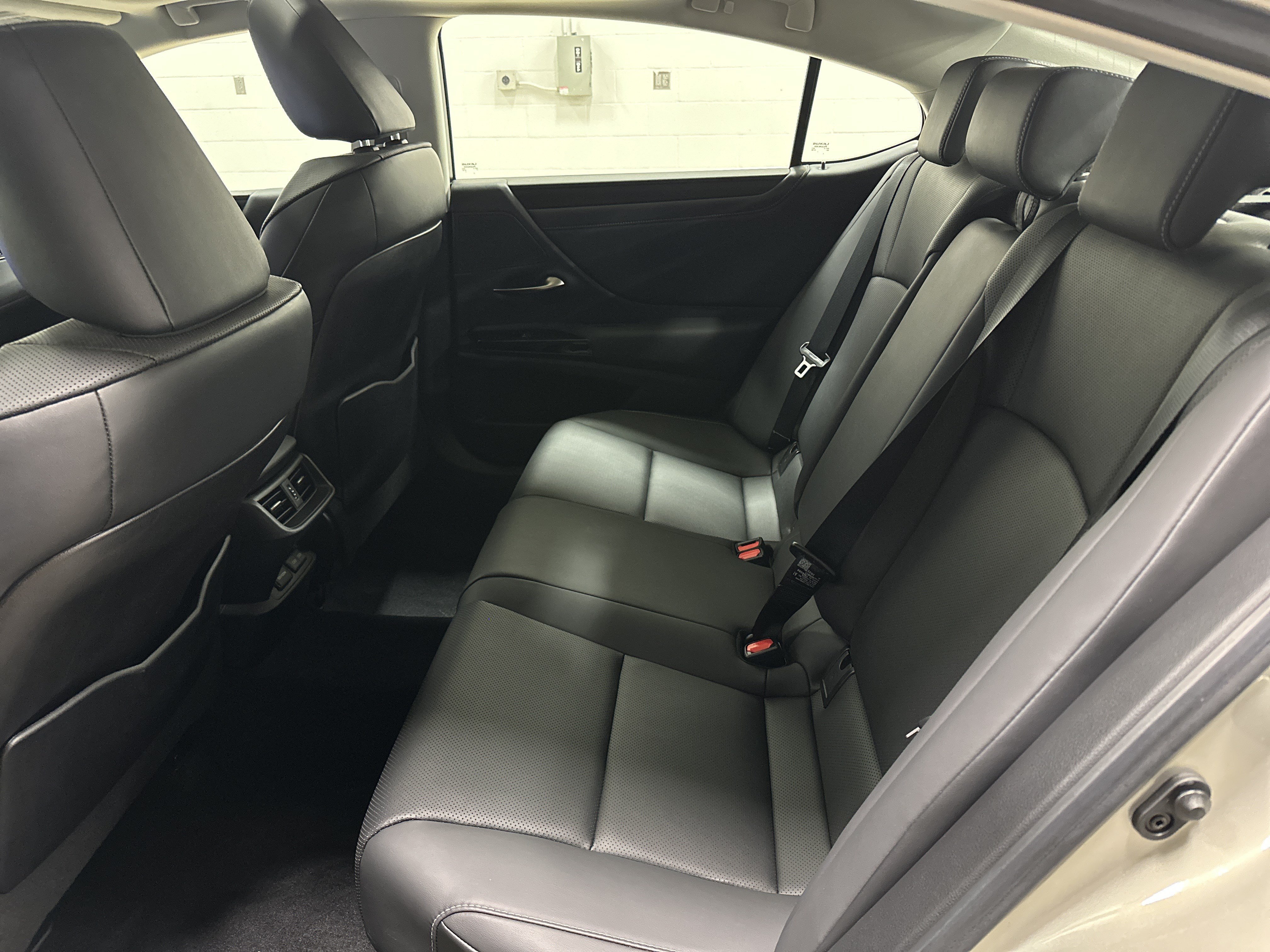 Certified 2023 Lexus ES 350 w/ Premium Package FWD image 10