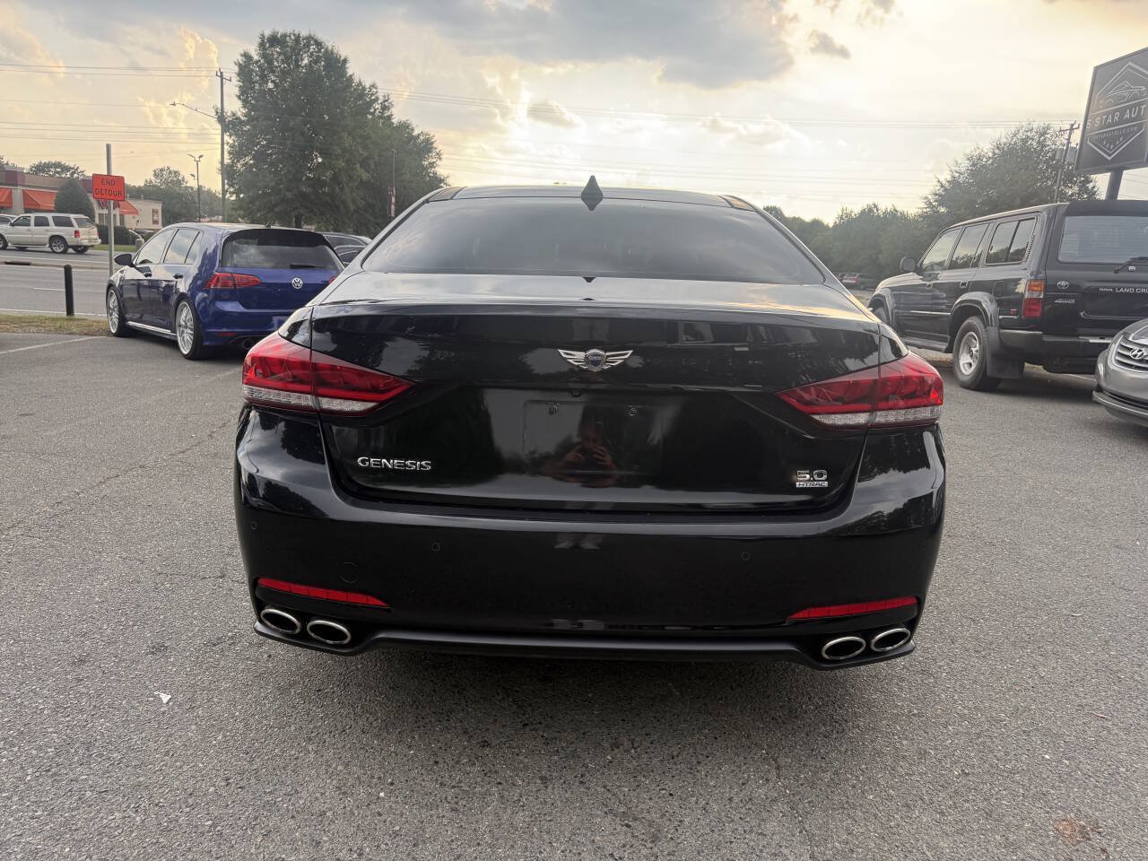Used 2015 Hyundai Genesis 5.0 RWD image 6