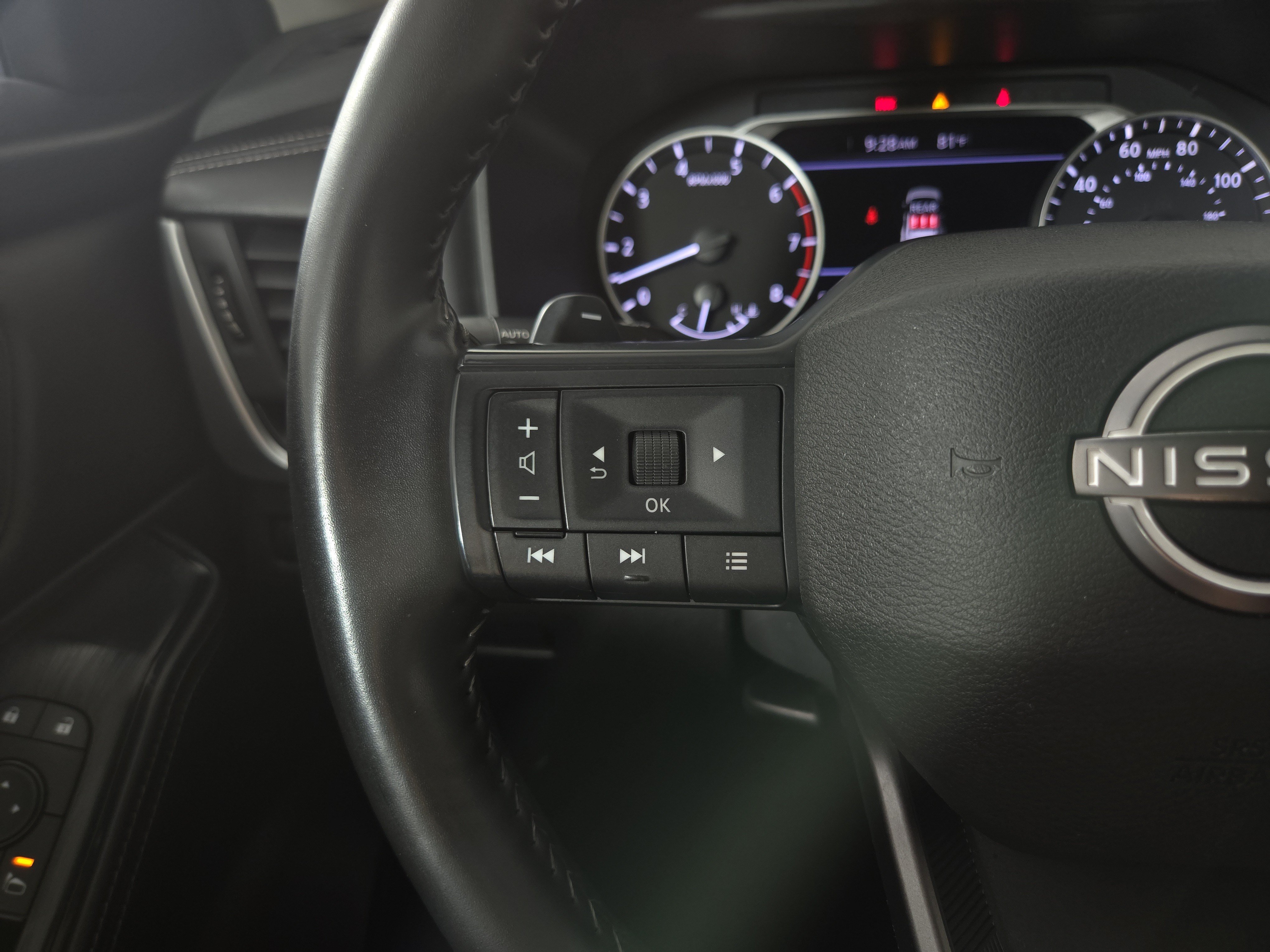 Used 2025 Nissan Rogue SV AWD/4WD image 14