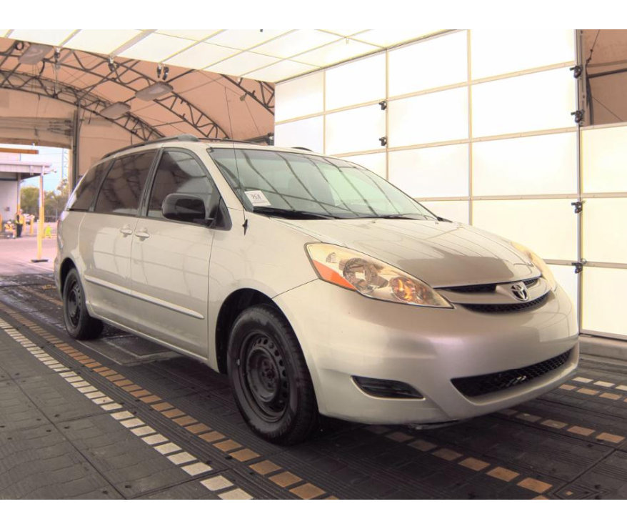 Used 2009 Toyota Sienna CE image 4