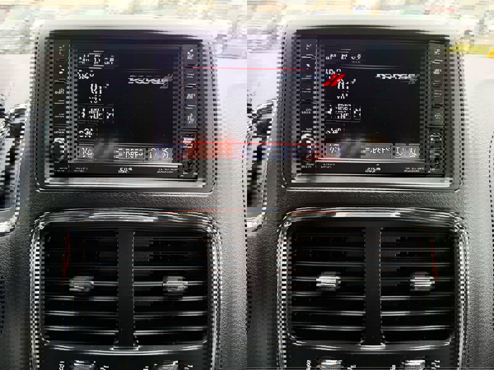 Used 2017 Dodge Grand Caravan SXT image 17