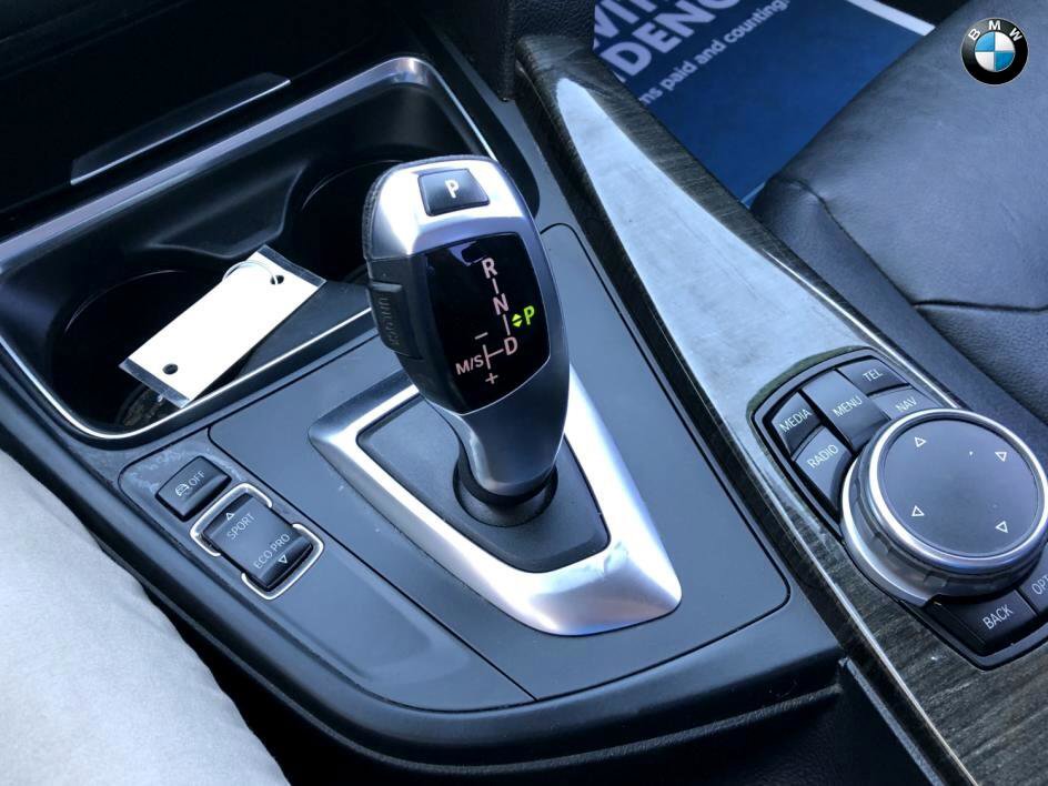 Used 2015 BMW 320i 320i Sedan image 18