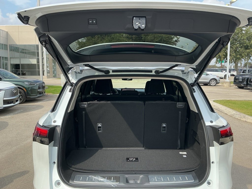 New 2026 INFINITI QX60 Luxe w/ Family Package image 30