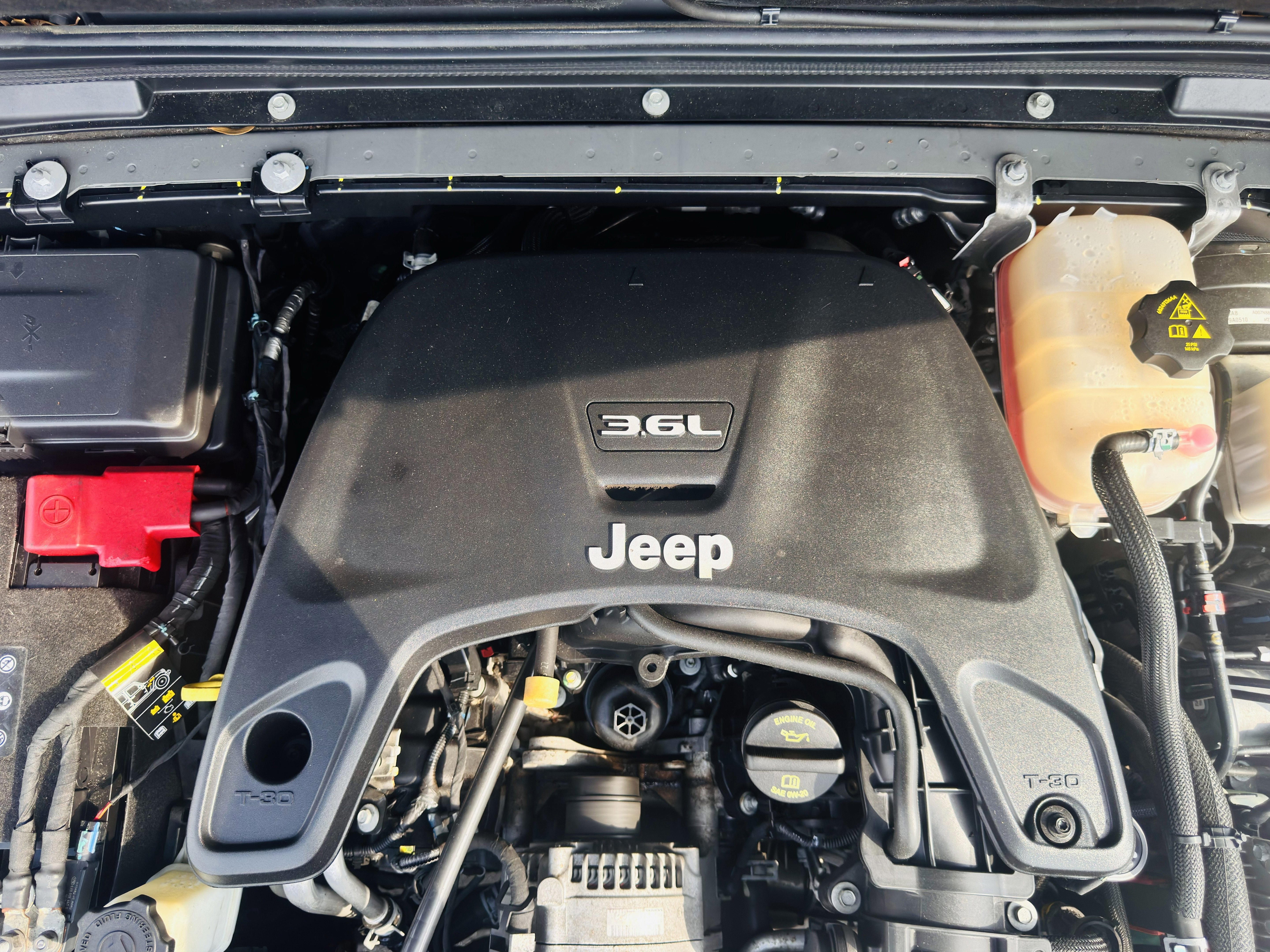 Used 2020 Jeep Gladiator Overland w/ Dual Top Group image 39