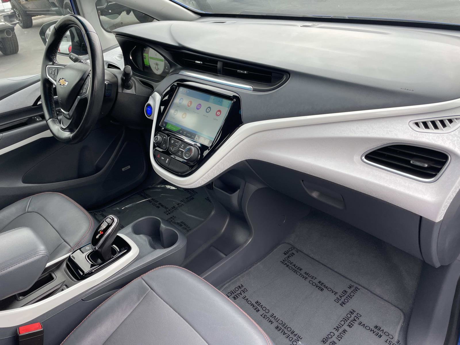 Used 2019 Chevrolet Bolt Premier w/ Infotainment Package FWD image 28