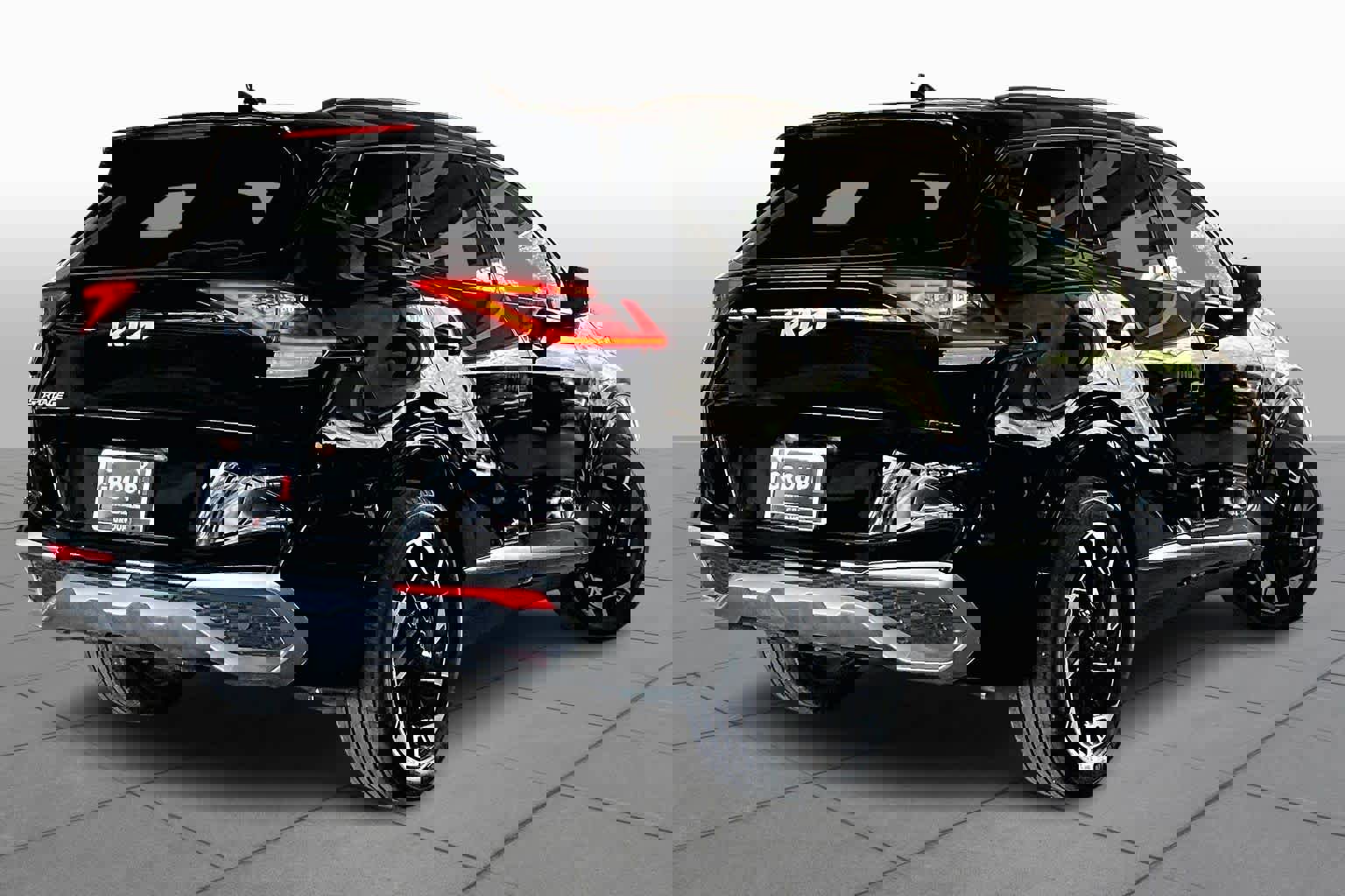 Used 2025 Kia Sportage SX image 12