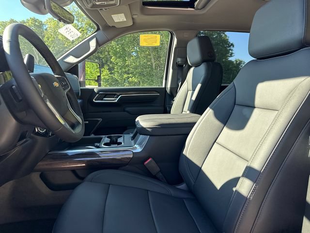 New 2026 Chevrolet Silverado 3500 LTZ w/ LTZ Premium Package AWD/4WD image 34