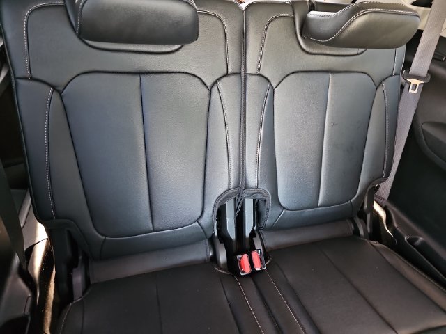 Used 2023 Jeep Grand Cherokee L Limited RWD image 13