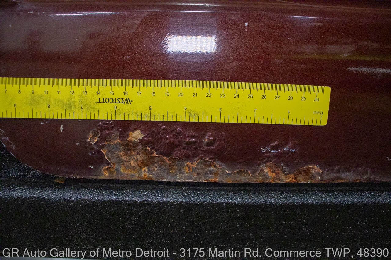 Used 1988 Jeep Grand Wagoneer image 29