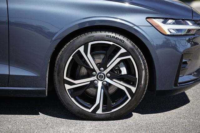 Used 2024 Volvo S60 B5 Core image 5