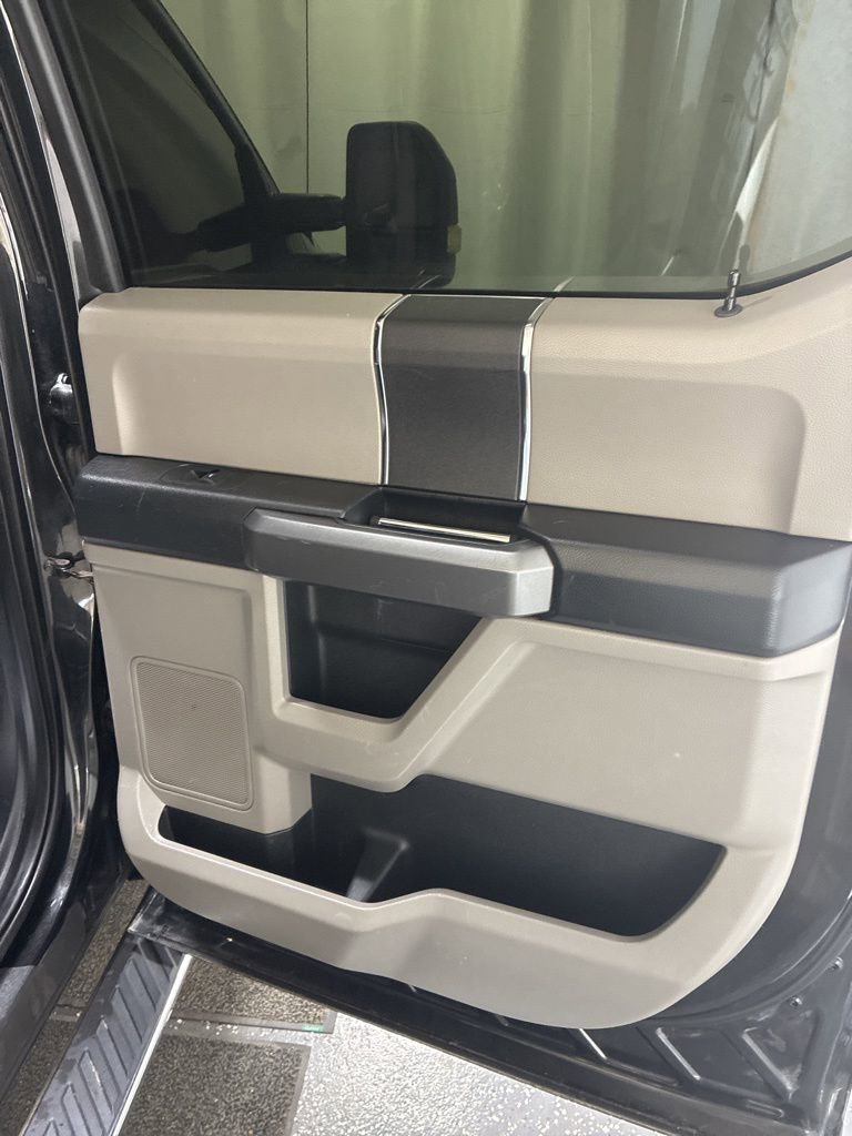 Used 2015 Ford F150 XLT image 26