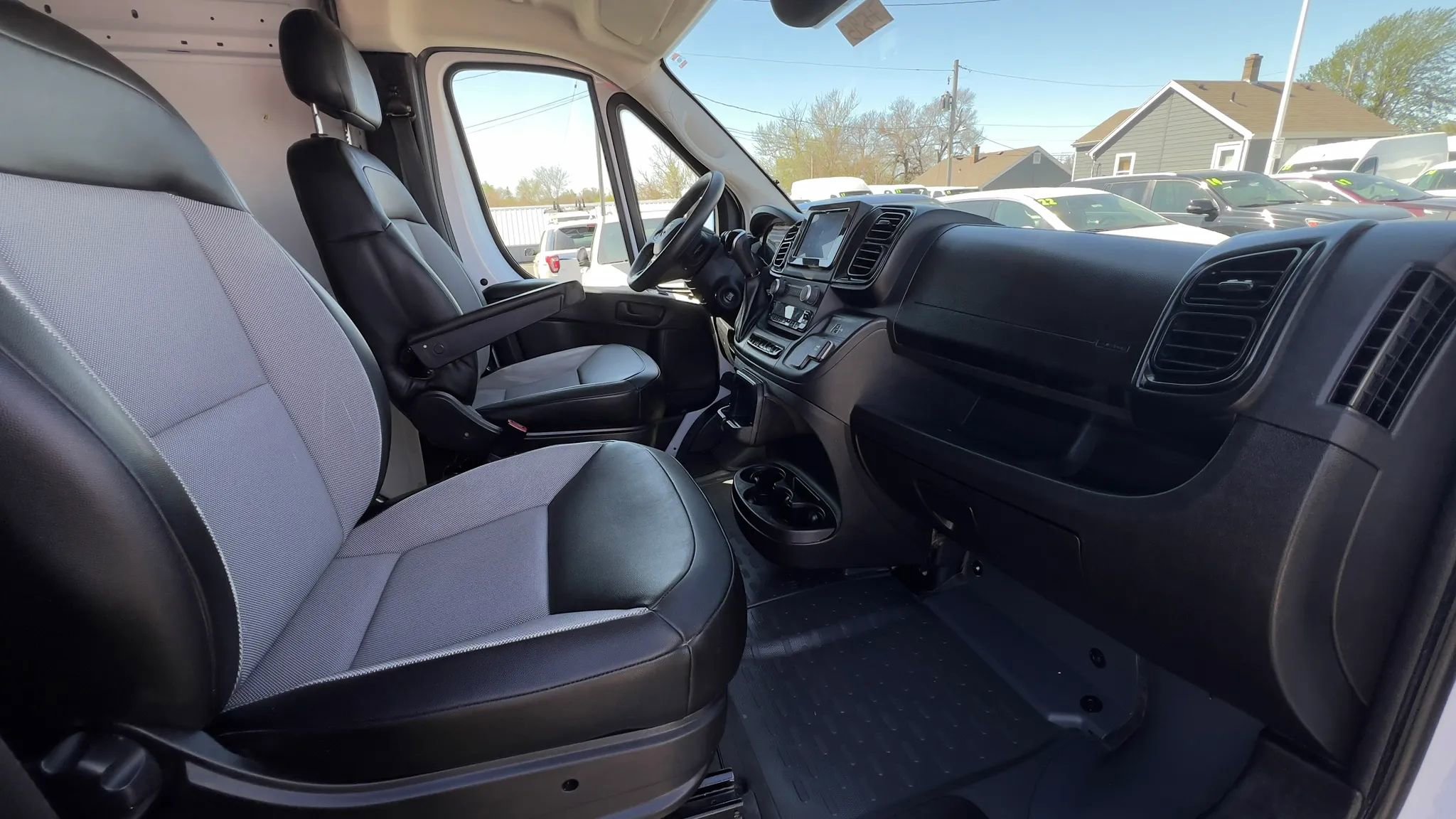 Used 2025 RAM ProMaster 2500 w/ Convenience Group FWD image 29