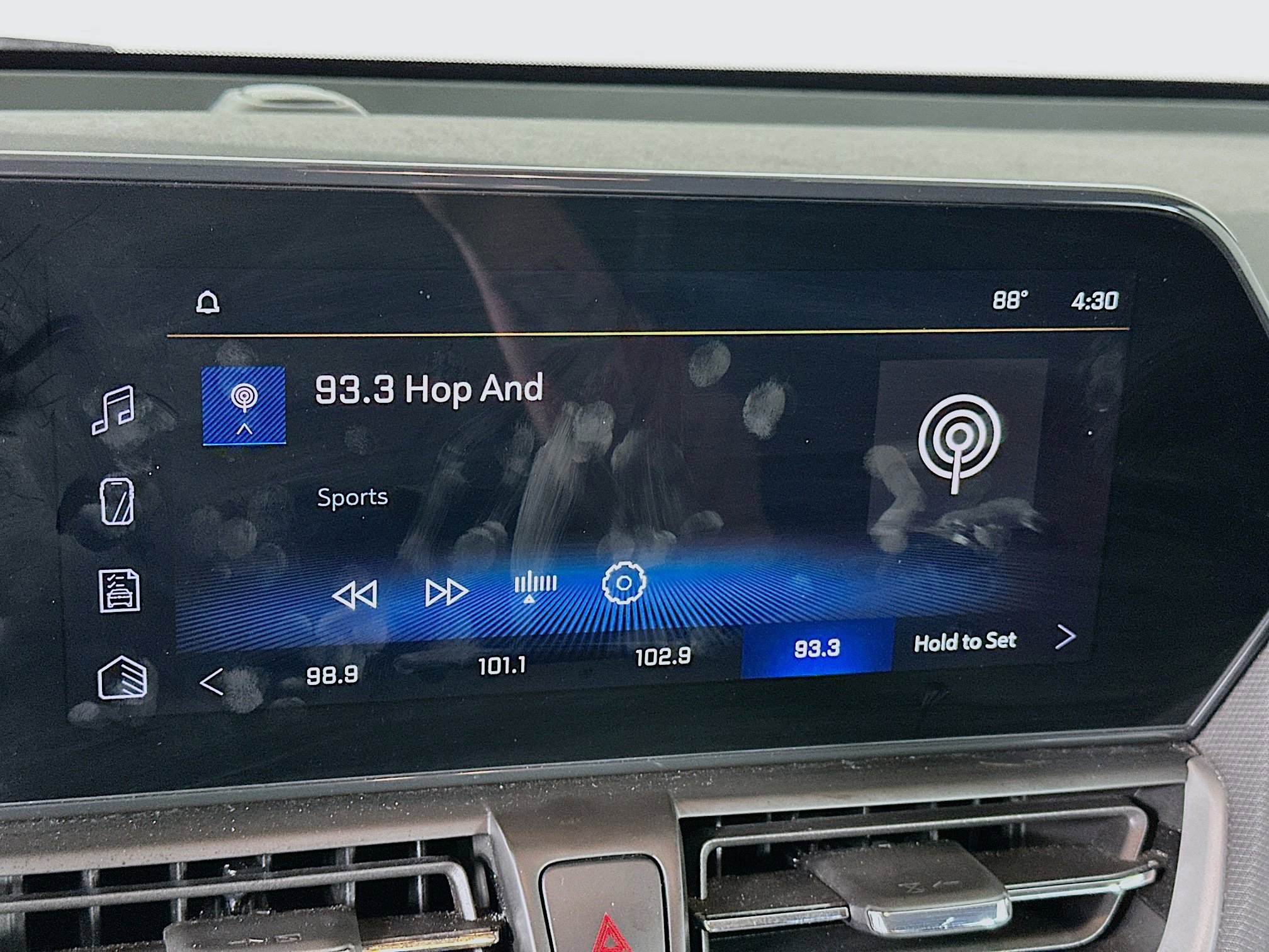 Used 2024 Chevrolet TrailBlazer LS image 21