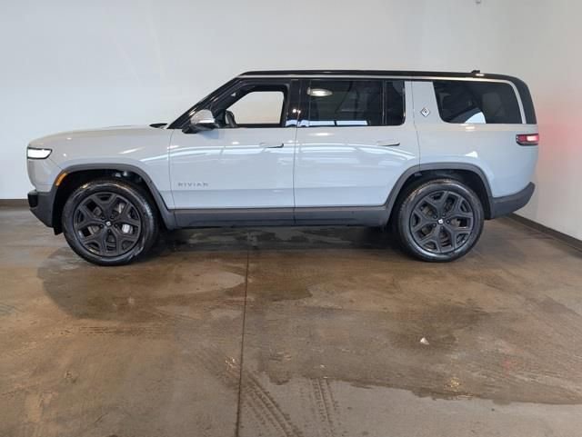Used 2024 Rivian R1S Adventure image 3