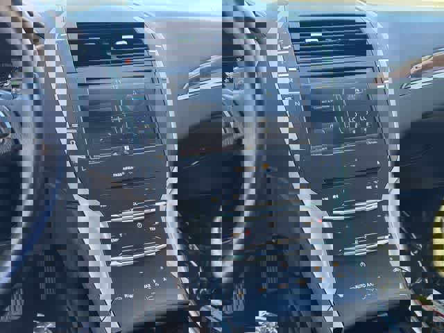 Used 2016 Lincoln MKZ Hybrid image 22