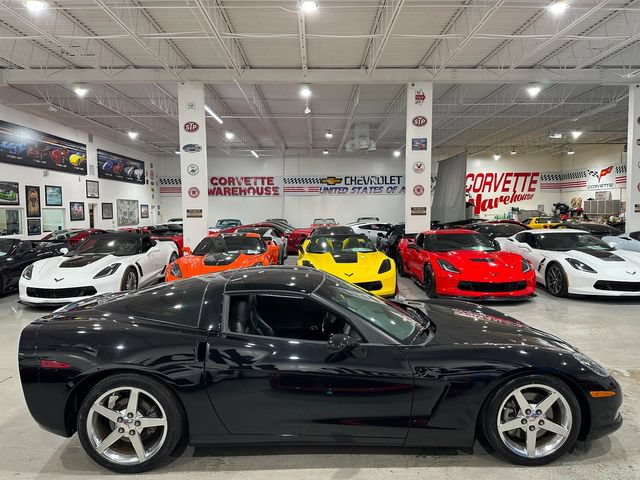 Used 2005 Chevrolet Corvette Coupe w/ Preferred Equipment Group RWD image 4