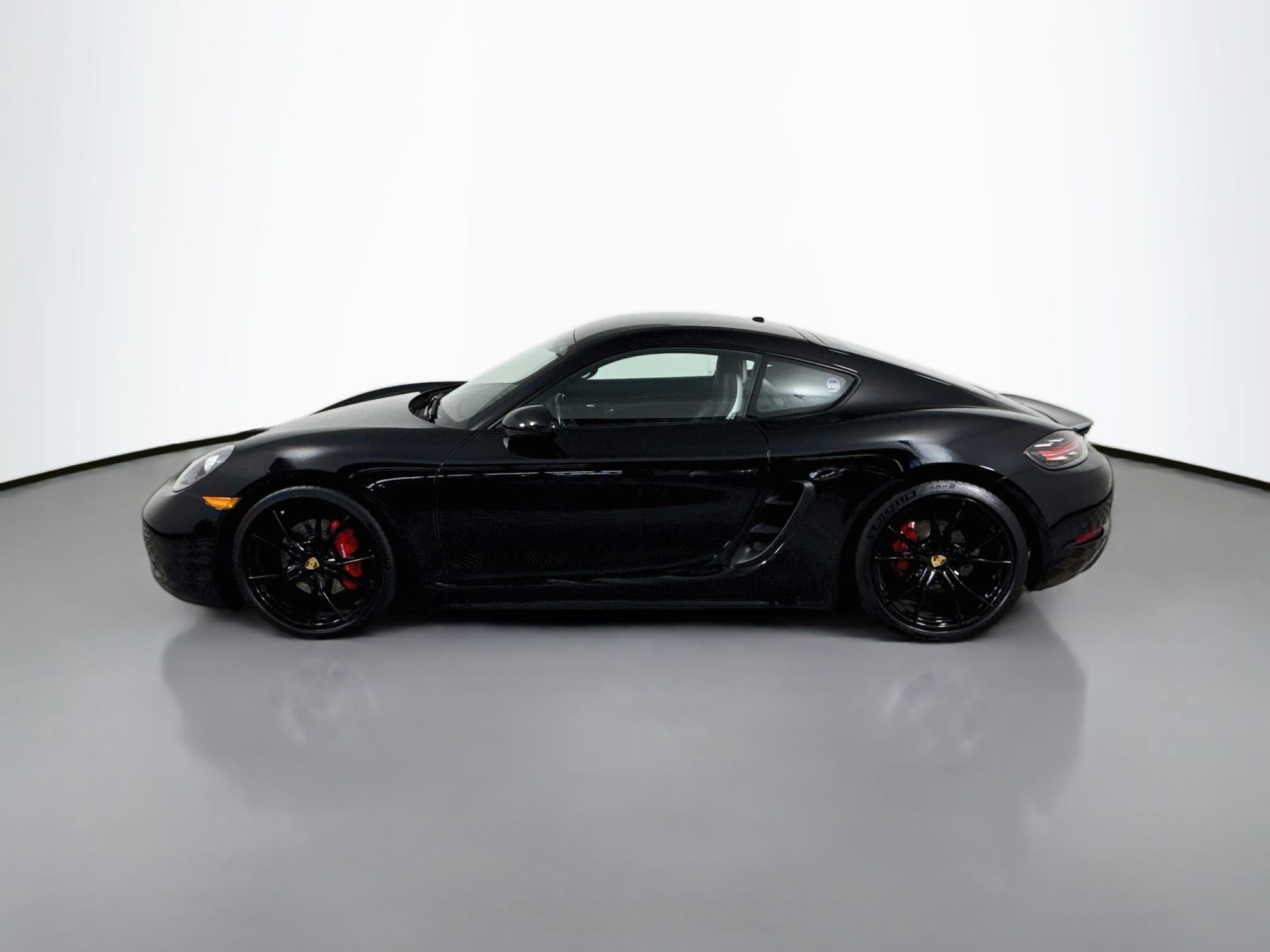 Certified 2018 Porsche 718 Cayman RWD image 2