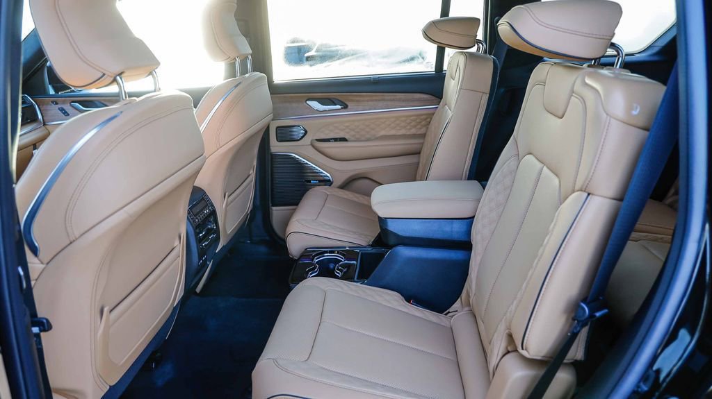 New 2026 Jeep Grand Cherokee L Summit AWD/4WD image 23