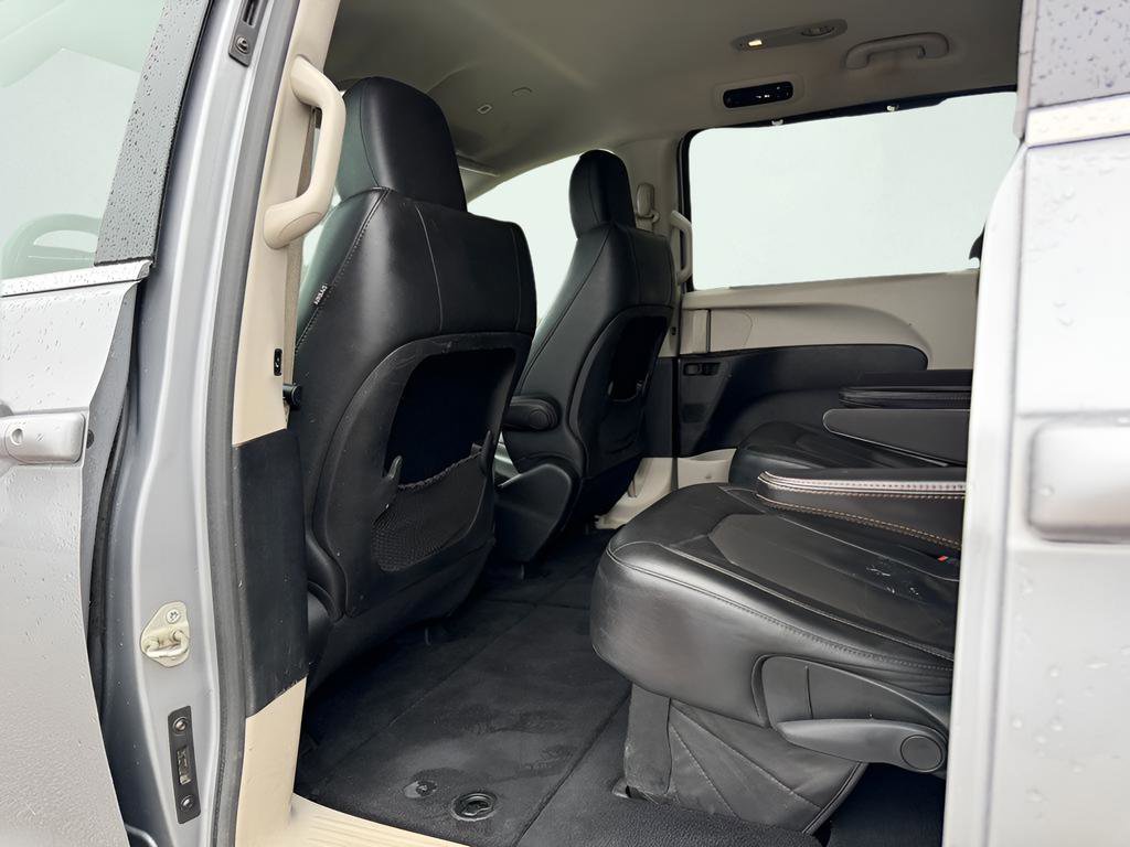 Used 2019 Chrysler Pacifica Touring-L FWD image 23