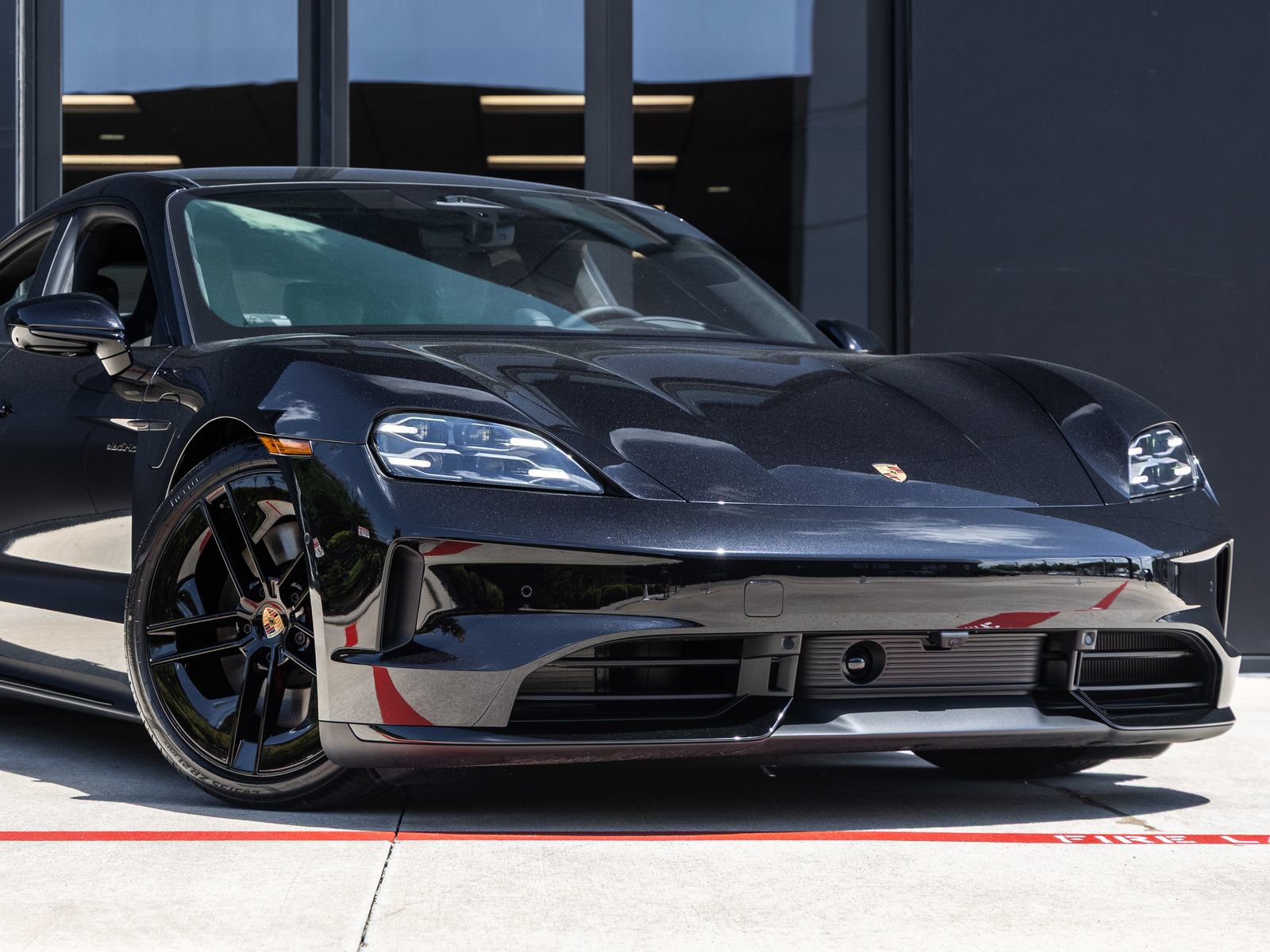 New 2026 Porsche Taycan GTS AWD/4WD image 9