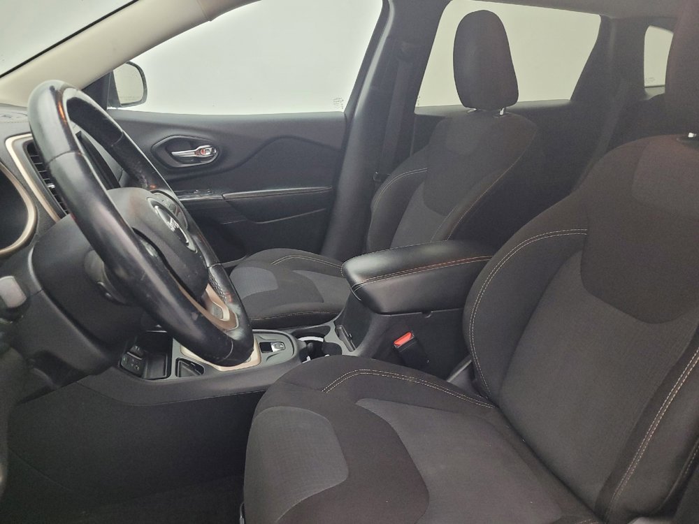 Used 2015 Jeep Cherokee Latitude image 17