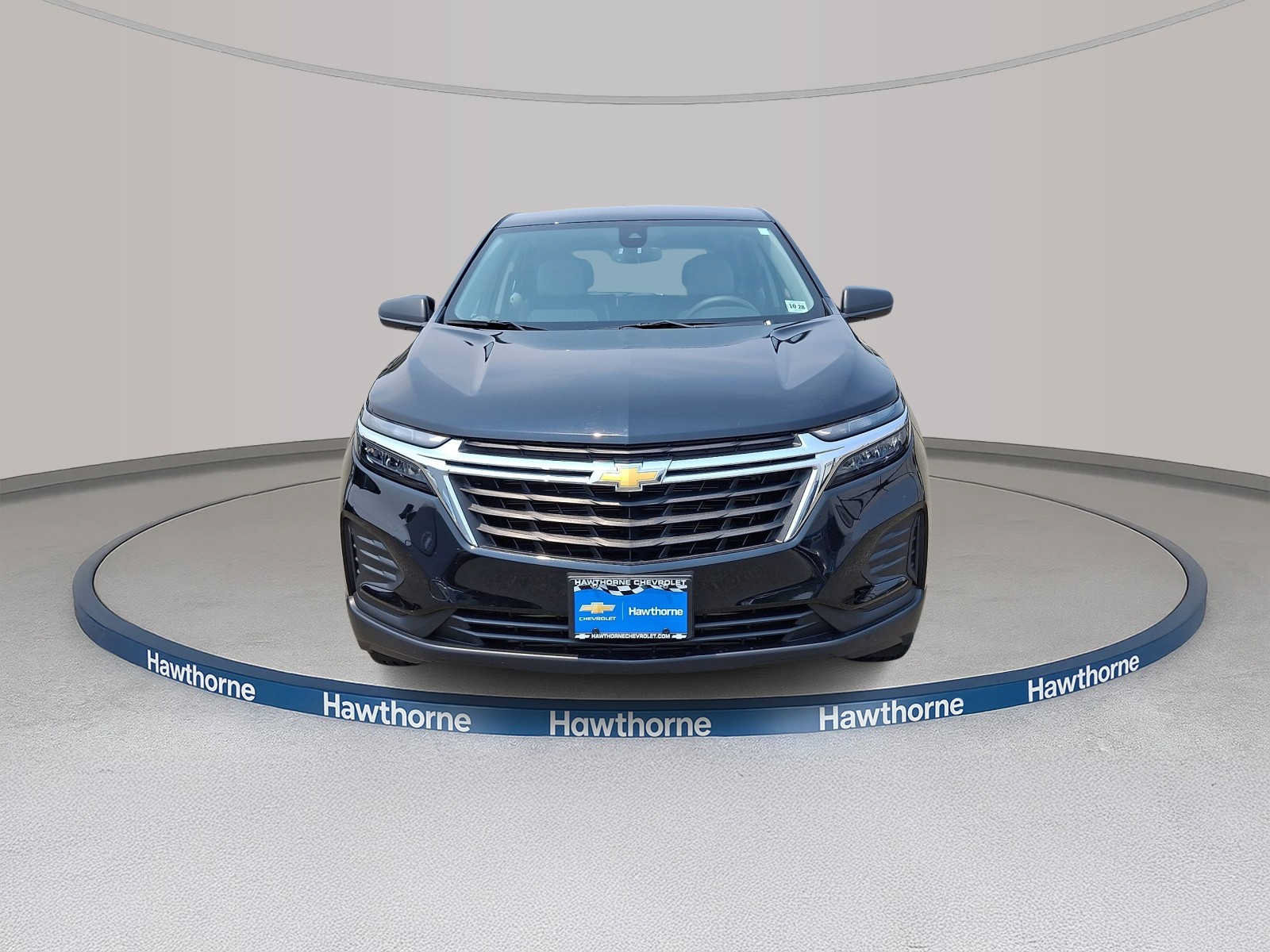 Used 2023 Chevrolet Equinox LS AWD/4WD image 2