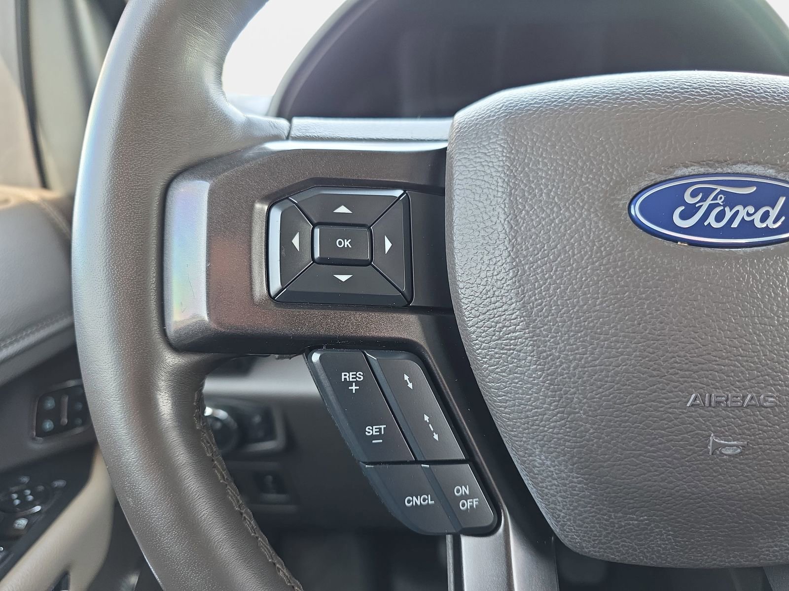 Used 2021 Ford Expedition Limited image 17