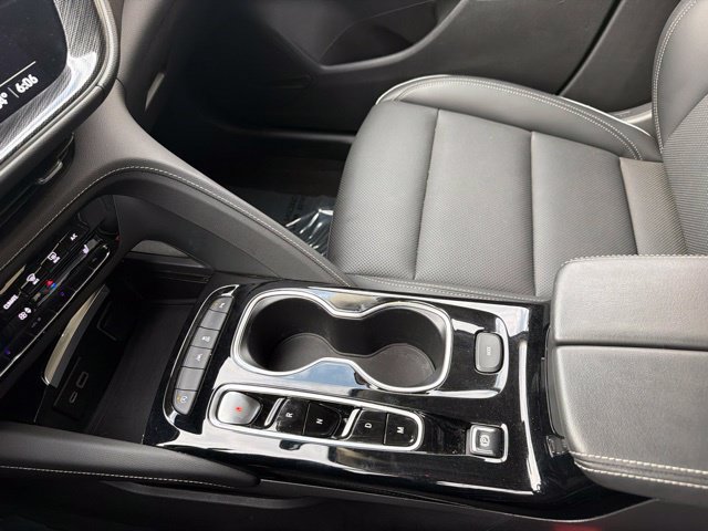 Used 2023 Buick Envision Essence FWD image 32