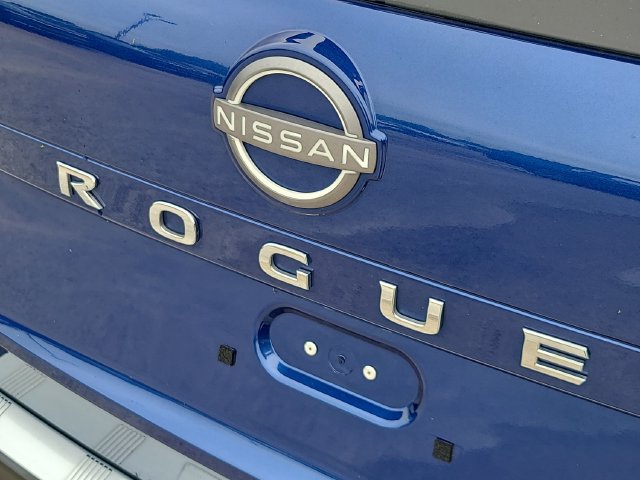 Used 2023 Nissan Rogue SV w/ SV Premium B Package FWD image 34