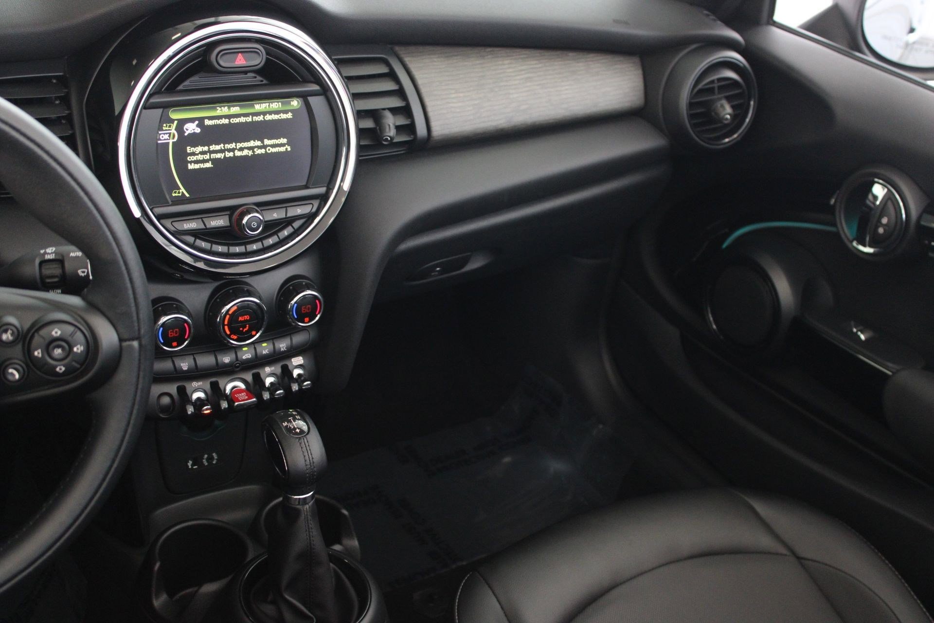 Used 2018 MINI Cooper Convertible image 29