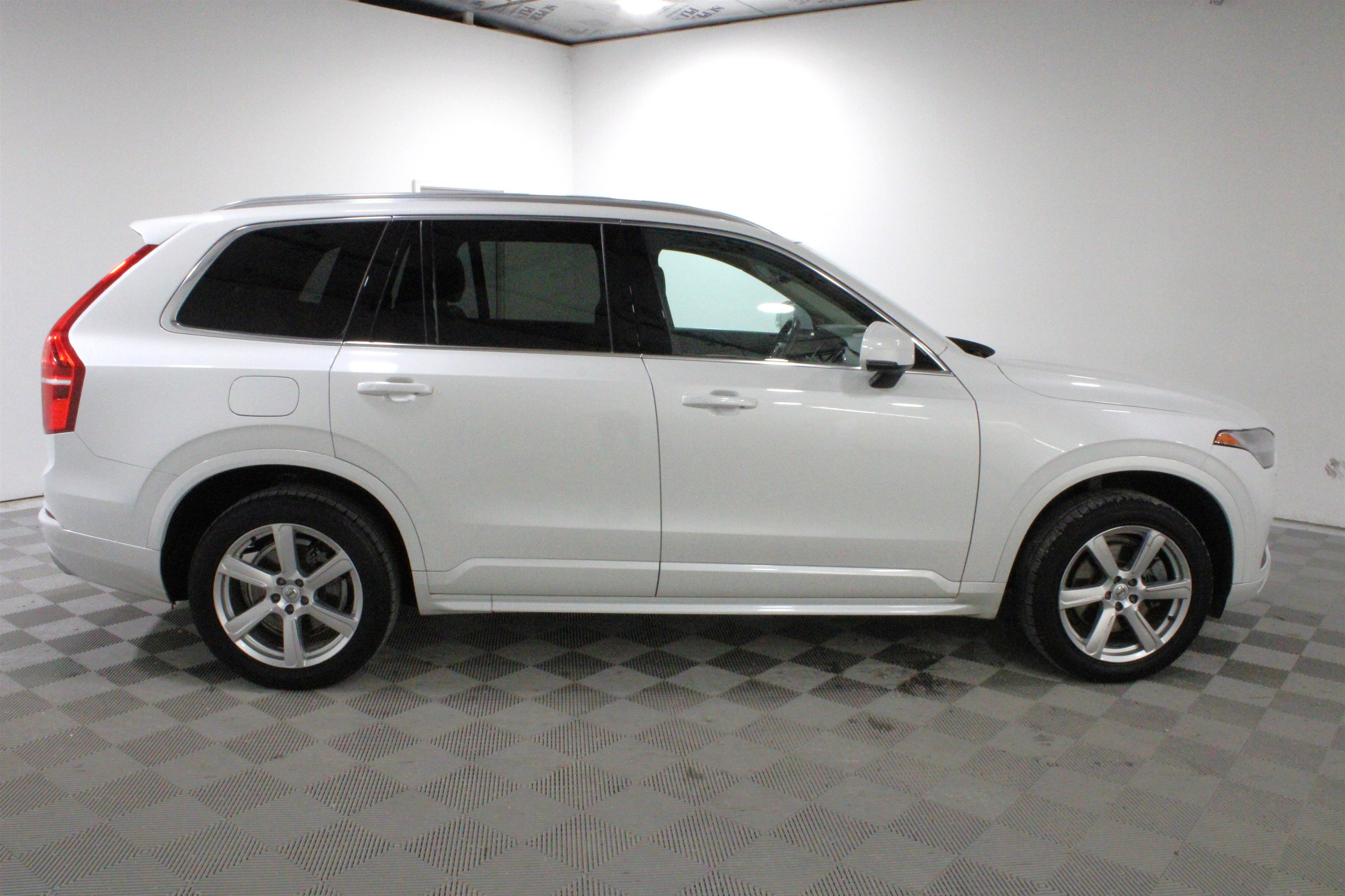 Used 2020 Volvo XC90 T6 Momentum AWD/4WD image 28