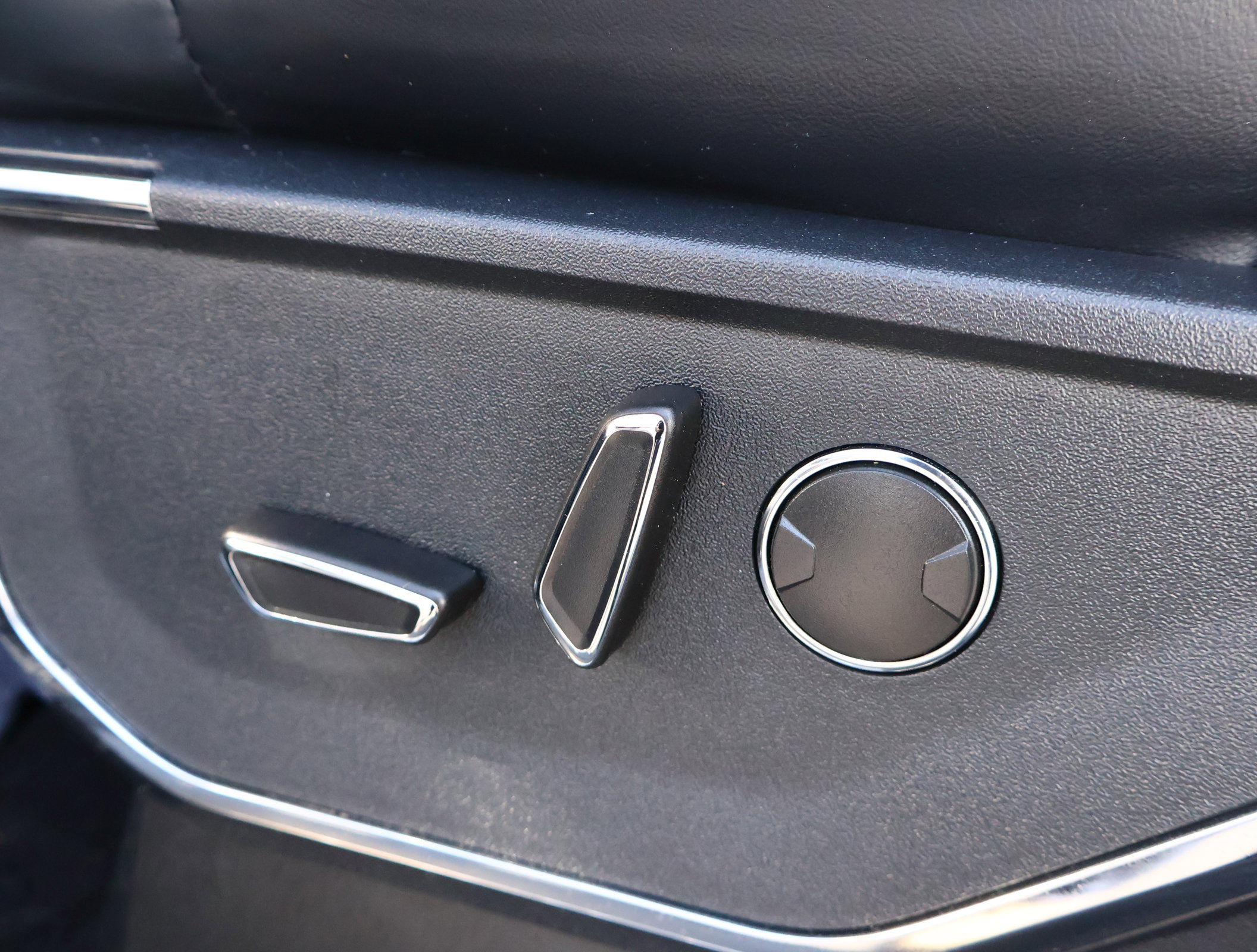 Used 2023 Ford F150 Platinum w/ Equipment Group 701A High image 11