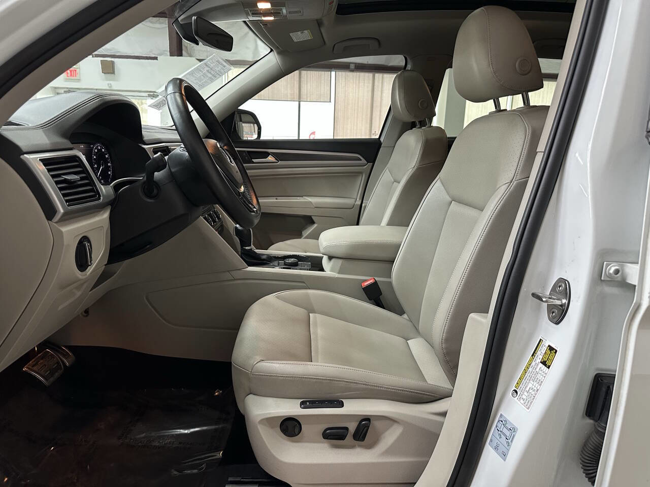 Used 2019 Volkswagen Atlas SEL R-Line image 11