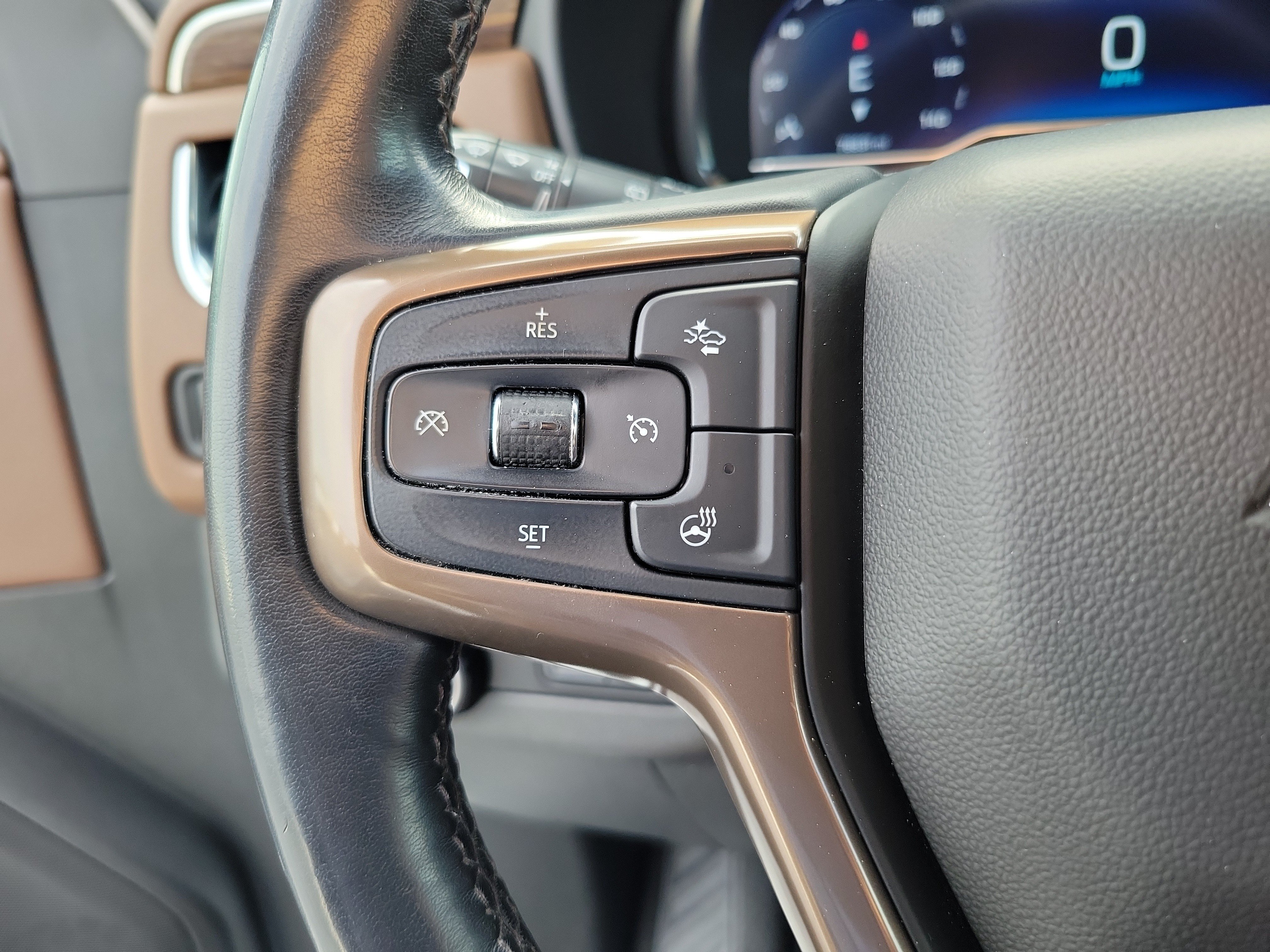 Used 2022 Chevrolet Suburban High Country w/ Premium Package RWD image 23